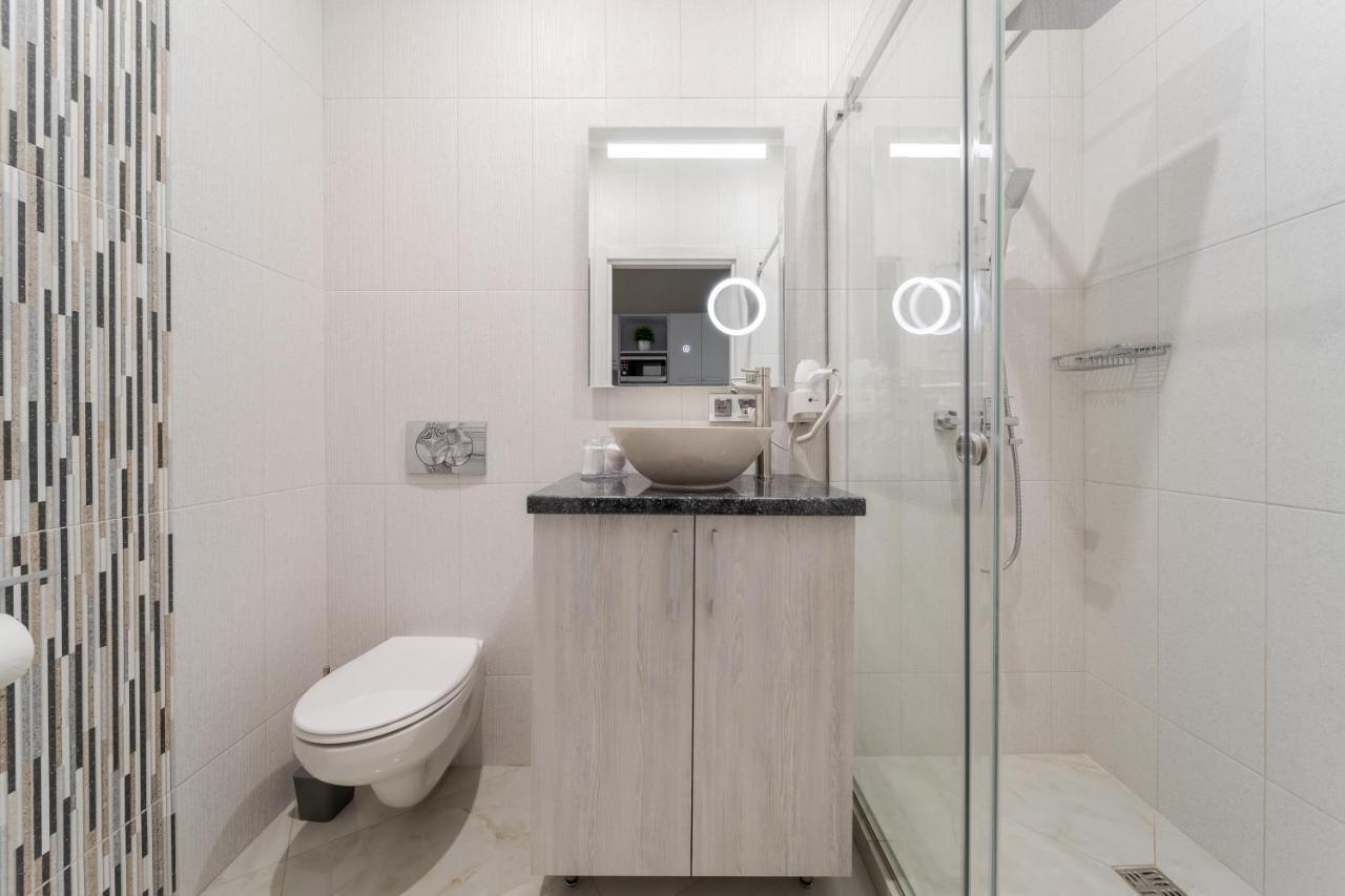 Luxury Flat In Downtown 2 Lägenhet Lviv Exteriör bild